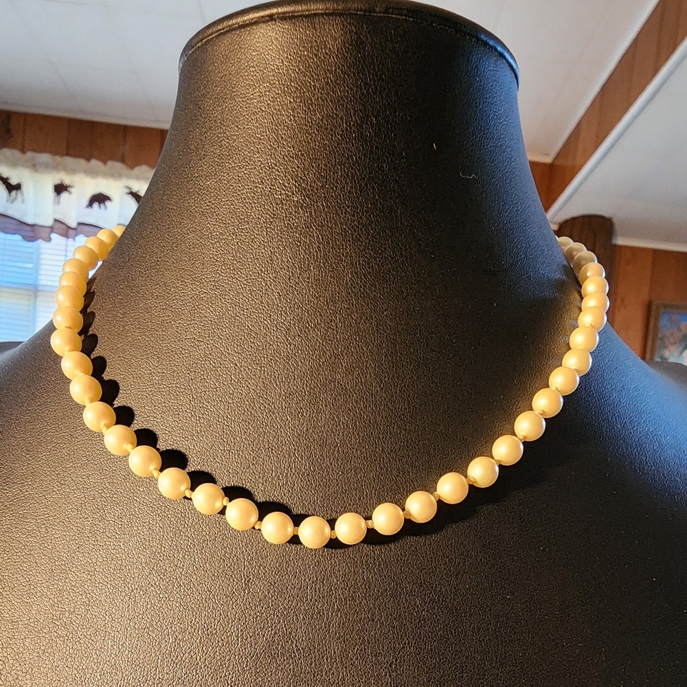 Vintage Marvella 16" Single-Strand Faux Pearl Necklace